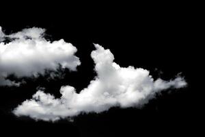 vit lång stackmoln moln isolerat på svart bakgrund. klimat, metrologi, design element foto