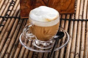 cappuccino varm espresso med mjölk foto