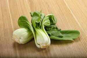 asiatisk kök färsk rå sallad pak choi foto