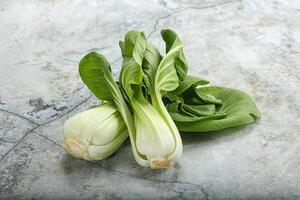 asiatisk kök färsk rå sallad pak choi foto