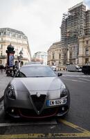 paris, Frankrike, januari 06, 2024 - alfa Romeo hastighet - kompakt bil foto