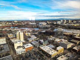 visningar av portland från en hög punkt i de stad. se från de fönster av de portland stad grill skaldjur restaurang. foto