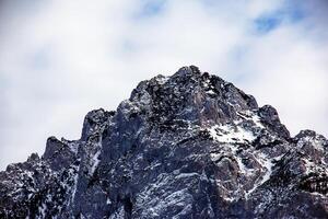 landskap på sjö Traunsee i salzkammergut i övre österrike i vinter. foto