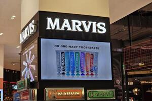 Bangkok, thailand augusti 17, 2023 marvis tecken. marvis är en känd premie tandkräm varumärke från Italien den där var grundad i 1958. foto