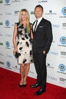 los angeles - september 27 julianne hoj, ryan sjöstöd anländer på las löfte 2011 gala på de stor balsal, hollywood högland på september 27, 2011 i los angeles, ca foto