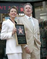 annette bening warren beatty annette bening mottar stjärna på de promenad av berömmelse hollywood högland los angeles, ca november 11, 2006 foto