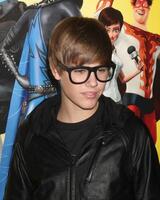 los angeles - okt 30 Precis inkommet bieber ankommer på de megamind la premiär halloween extravaganza på mannens kinesisk teater på oktober 30, 2010 i los angeles, ca foto