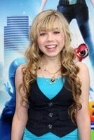 jennette Mccurdy anländer på de los angeles premiär av monster mot. utlänningar på gibson amfiteater i universell stad, ca på Mars 22, 2009 2009 foto