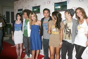 rumer Willis, corbin bleu, kristin cavallari, wilmer valderama, christina milian, pete wentz, och Josie maran op ad kampanj lansera beverly kullar, ca juni 3, 2008 foto