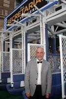 los angeles sep 30 john malkovich ankommer på de sekretariat premiär på el capitan teater på september 30 2010 i los angeles ca foto