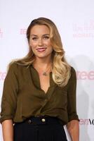 los angeles - okt 1 lauren conrad ankommer på de 8:e tonåring modet ung hollywood fest - röd matta på av största vikt studior på oktober 1, 2010 i los angeles, ca foto