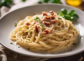 ai genererad spaghetti carbonara med bacon och parmesan på en tallrik foto