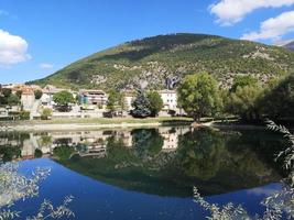 sjön pio i villalago abruzzo foto