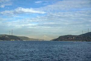 yavuz sultan selim bro i främre av svart hav se från istanbul bosphorus kryssning foto