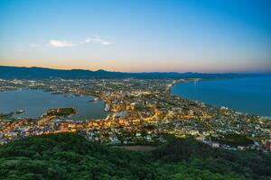 natt se från montera hakodate, goryokaku torn i Hokkaido, japan. foto