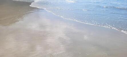 bild av hav vågor på de norr kust av Brasilien i ubatuba itamambuca strand foto