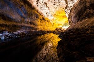 grön grotta cueva de los verdes i lanzarote, kanariefågel öar, Spanien foto