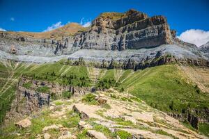 bergen i de pyreneerna, ordesa dal nationell parkera, aragon, huesca, Spanien. foto