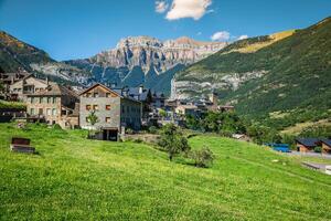 torla stad i ordesa nationell pakr i de spanska pyreneerna. foto