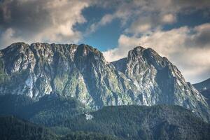 de populär berg giewont i putsa tatra berg. foto