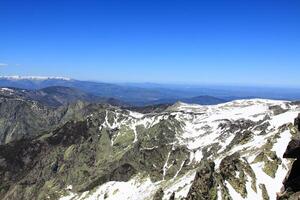 snö gredos bergen i avila Spanien foto