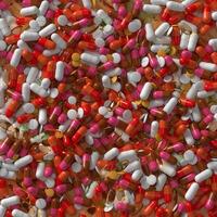 piller och kapslar av mediciner foto
