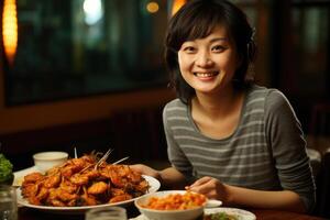 ai genererad Lycklig asiatisk kvinna äter middag. ai genererad foto