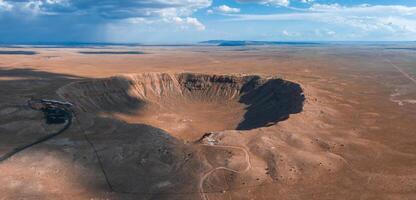 antenn se av de meteor krater naturlig landmärke på arizona. foto