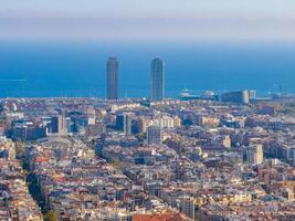 antenn se av barcelona stad horisont. foto