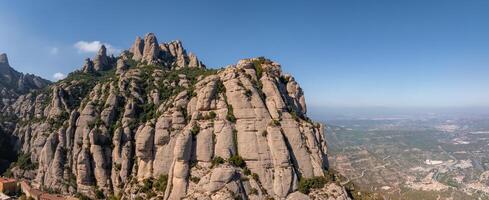 antenn se av de benedict kyrka kloster av monserrat från barcelona, Spanien. foto