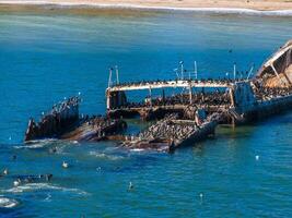 gammal tankfartyg fartyg förstöra nära de kust av Kalifornien, usa. foto