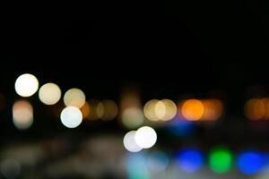 abstrakt suddig bakgrund - stad natt lampor foto