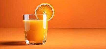 ai genererad en glas av orange juice är eras på orange bakgrund foto