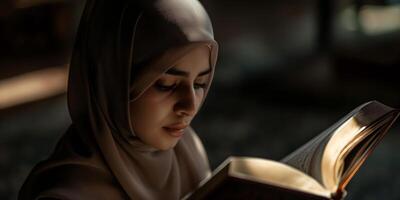 ai genererad lugn ung muslim kvinna studerar quran inomhus foto