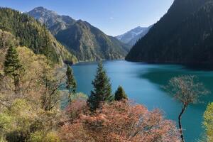 lång sjö, jiuzhaigou nationell parkera, sichuan provins, Kina, unesco värld arv webbplats foto