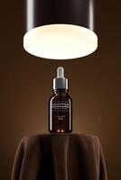 falsk upp dropper flaska på brun tyg bas och en ljus låda på topp. presentation för kosmetisk begrepp. 3d tolkning foto