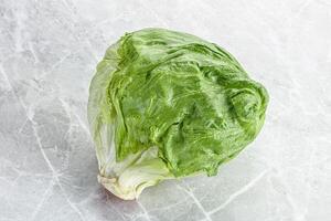 naturlig organisk isberg sallad kål foto
