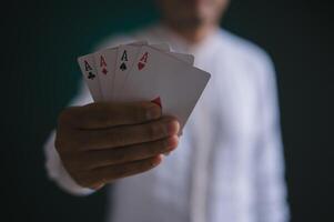 ess i poker spelare hand i begrepp av kasino hasardspel foto