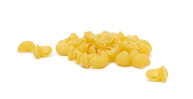 pasta rör rigat isolerat på vit bakgrund foto