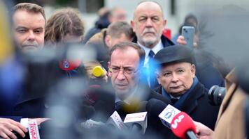 Warszawa, polen. 7 februari 2024.fd parlamentariker från de pis fest mariusz kaminski under en Tryck konferens i främre av de sejm foto