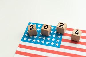 förenad stater 2024 president- val på trä- kuber foto
