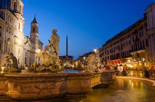 piazza navona på natten, efter solnedgången foto