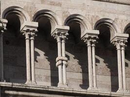 detalj av medeltida katedral av san vigilio kupol gotik stil, trento , Italien foto