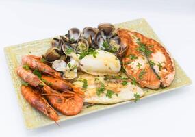 grillad skaldjur i en medelhavs restaurang foto
