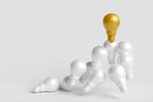 distinkt guld ljus Glödlampa flyter ovan de vit ljus Glödlampa. begrepp av begåvad ledarskap och utestående idéer, vald Bra idéer, innovation, och inspiration. foto