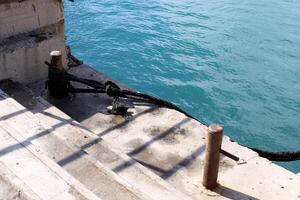 förtöja för förtöjning båtar och yachter i de hamn av tel aviv foto