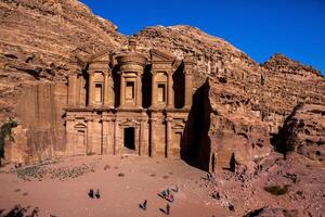 skönhet av stenar och gammal arkitektur i petra, jordan. gammal tempel i petra, jordan. foto