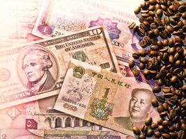 pengar bakgrund med kaffe foto