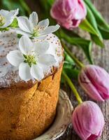 påsk ägg panettone bröd kaka bakgrund Lycklig påsk vår Semester tulpan foto