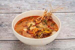 thai traditionell kök - tom yum soppa foto